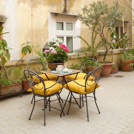 La Terrazza Di Dante Bed & Breakfast เนเปิลส์ ภายนอก รูปภาพ