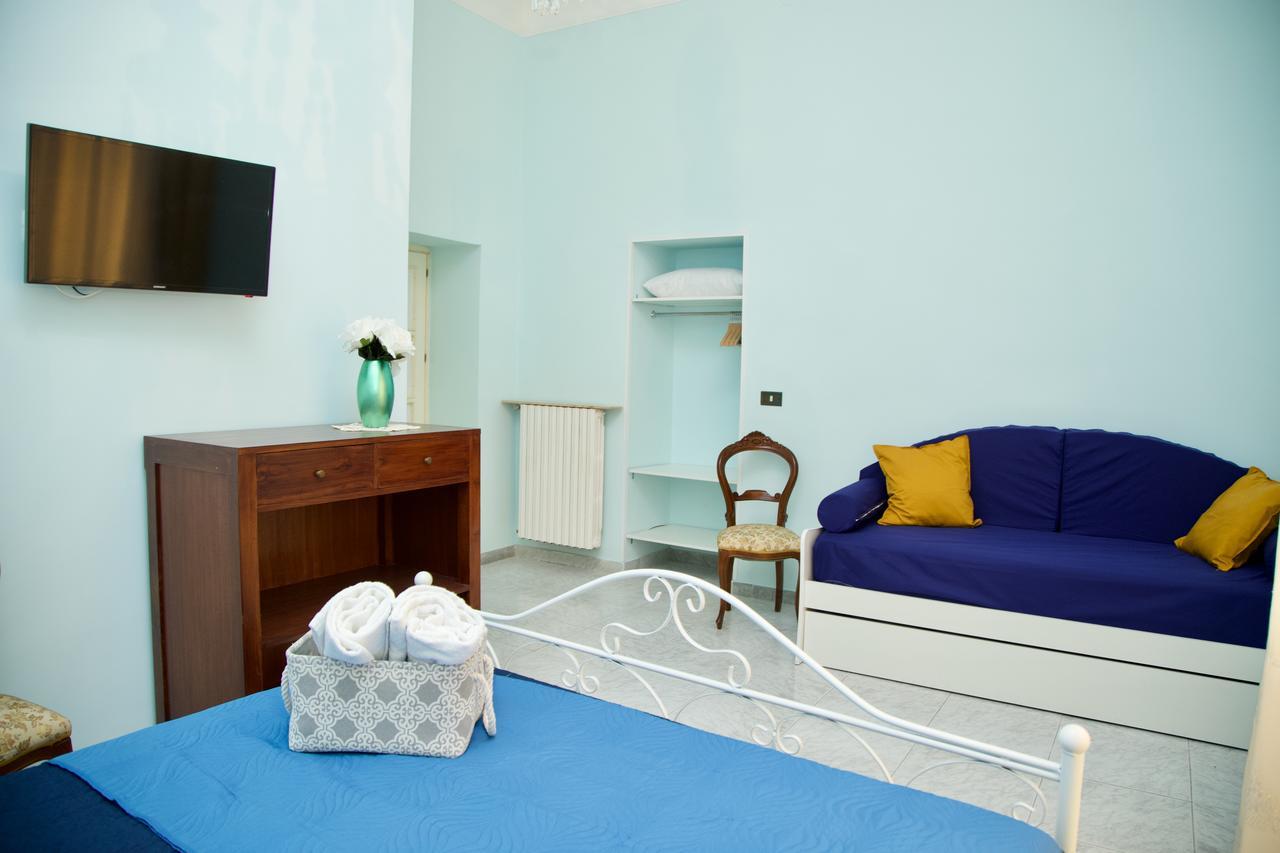La Terrazza Di Dante Bed & Breakfast เนเปิลส์ ภายนอก รูปภาพ