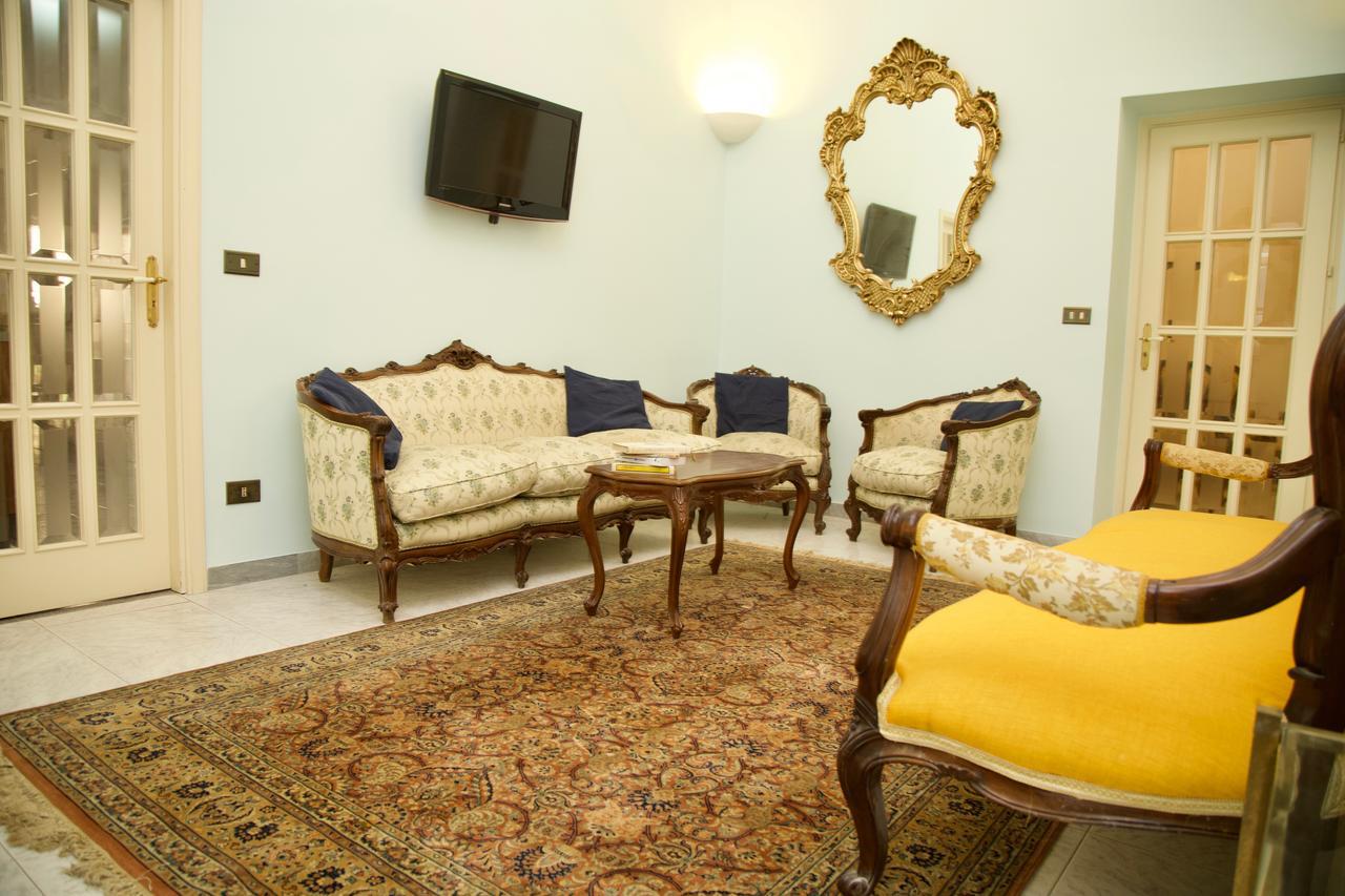 La Terrazza Di Dante Bed & Breakfast เนเปิลส์ ภายนอก รูปภาพ