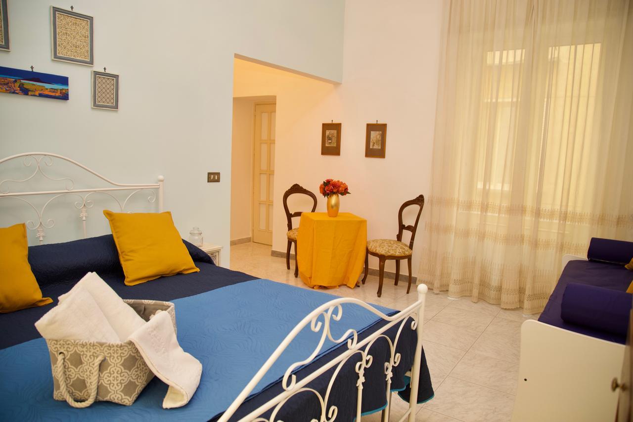 La Terrazza Di Dante Bed & Breakfast เนเปิลส์ ภายนอก รูปภาพ