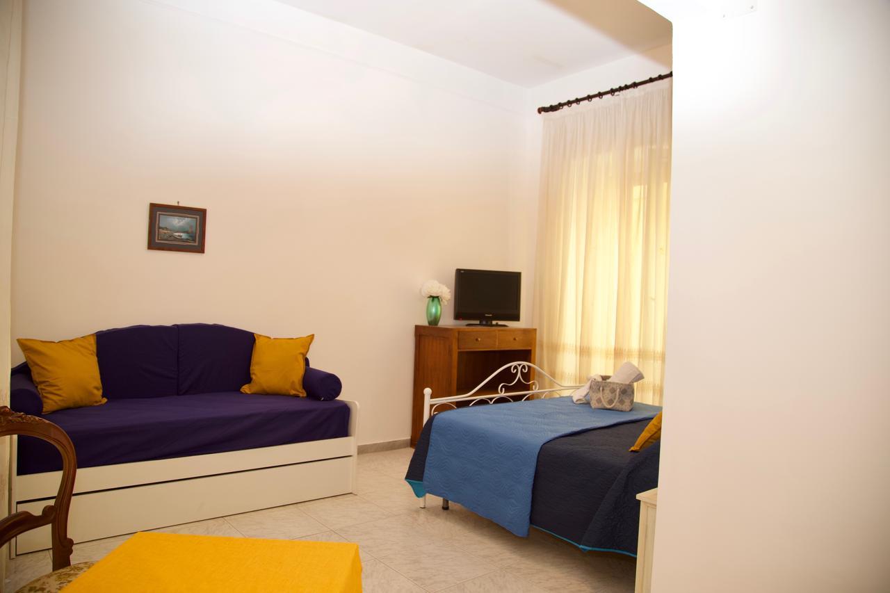La Terrazza Di Dante Bed & Breakfast เนเปิลส์ ภายนอก รูปภาพ