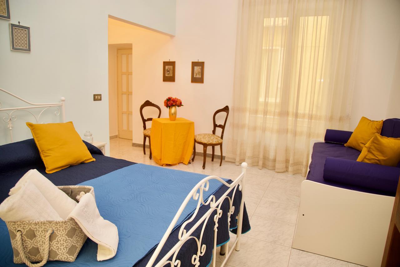 La Terrazza Di Dante Bed & Breakfast เนเปิลส์ ภายนอก รูปภาพ