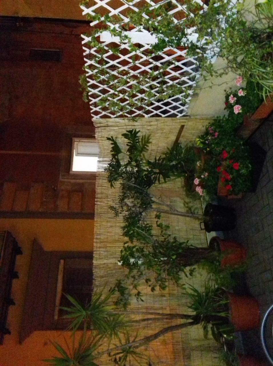 La Terrazza Di Dante Bed & Breakfast เนเปิลส์ ภายนอก รูปภาพ