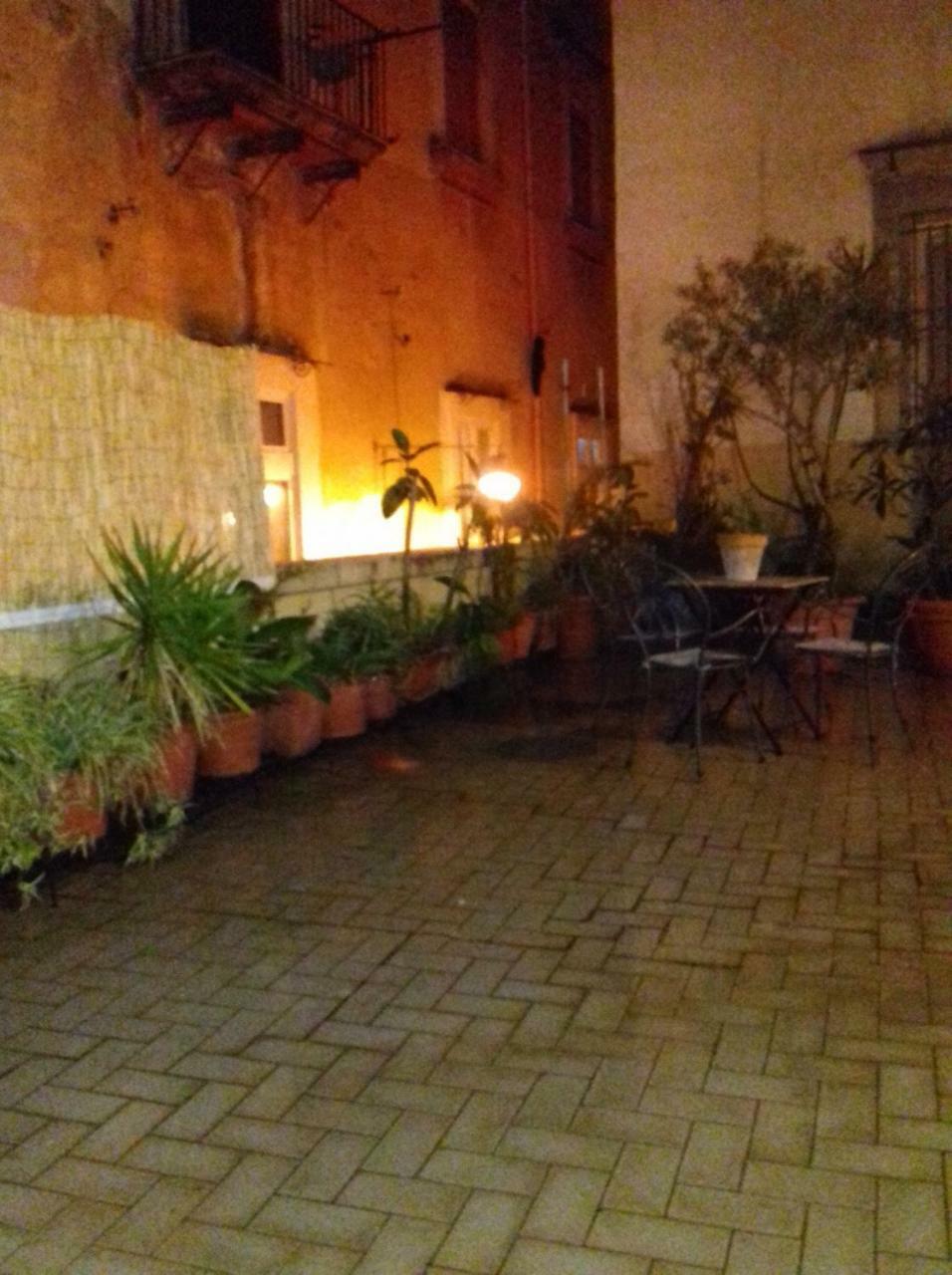 La Terrazza Di Dante Bed & Breakfast เนเปิลส์ ภายนอก รูปภาพ