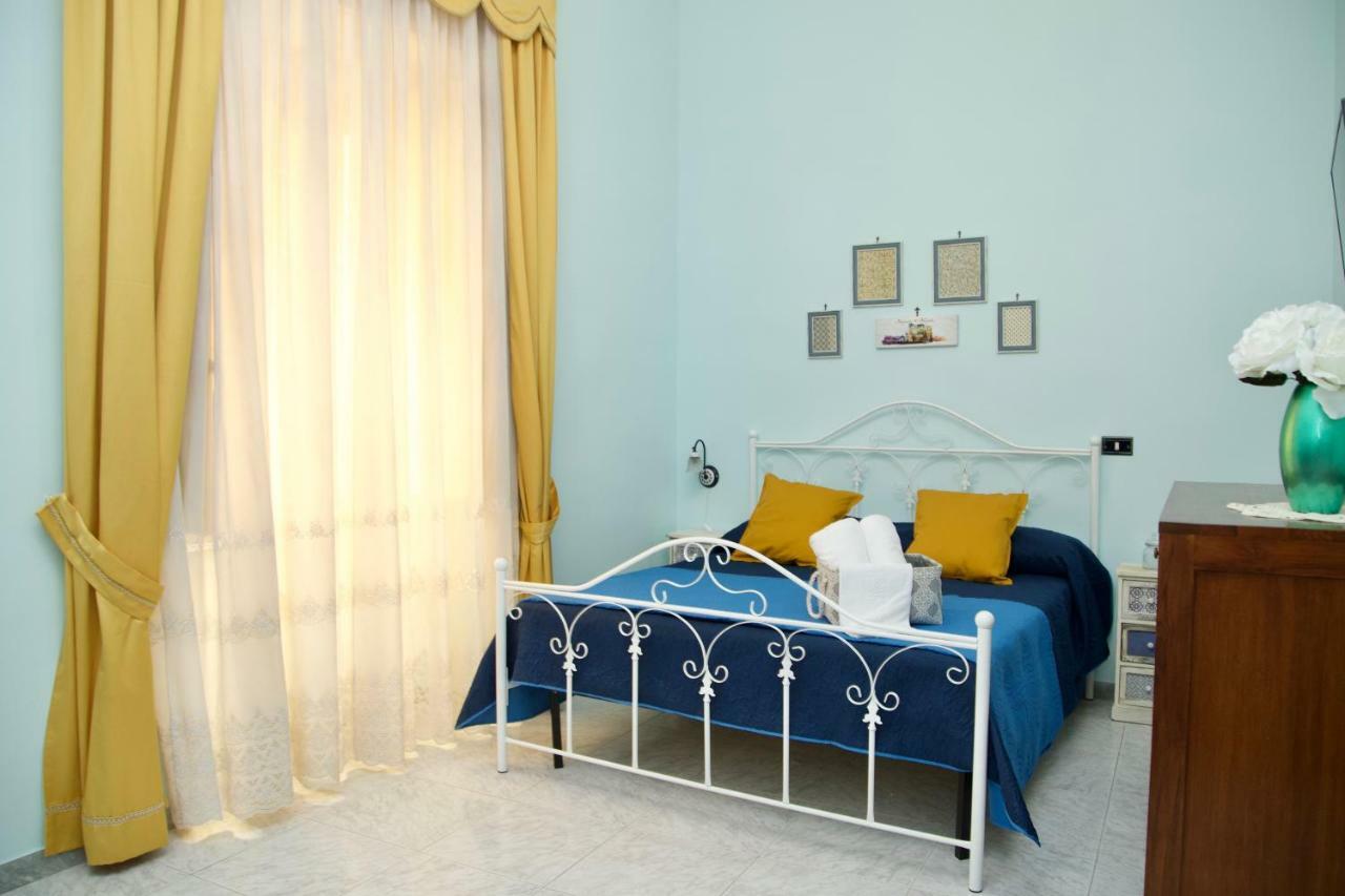 La Terrazza Di Dante Bed & Breakfast เนเปิลส์ ภายนอก รูปภาพ